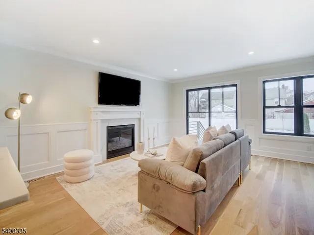 $1,595,000 | 27 Willow Street, Unit A, Millburn, NJ 07041