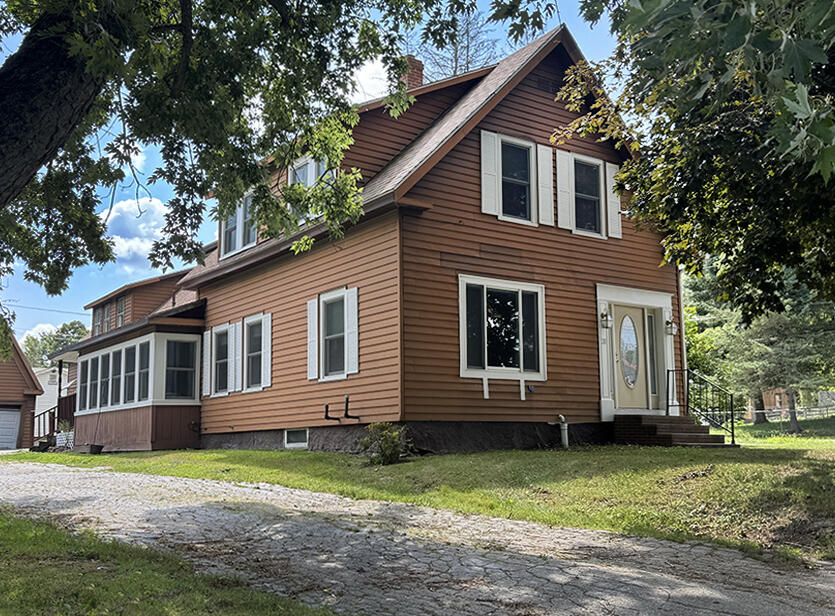28 Baker Street Clinton, ME 04927 - Photo 2 of 29 28 BAKER ST