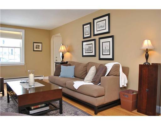 15 Allen Road South Portland, ME 04106 - Photo 4 of 24 Living Room.