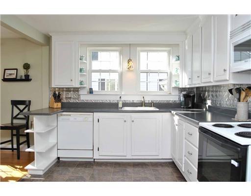 15 Allen Road South Portland, ME 04106 - Photo 7 of 24 Kitchen.