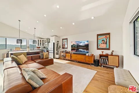 $1,750,000 | 3469 Glenalbyn Drive, Los Angeles, CA 90065