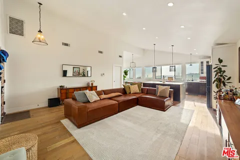 $1,750,000 | 3469 Glenalbyn Drive, Los Angeles, CA 90065