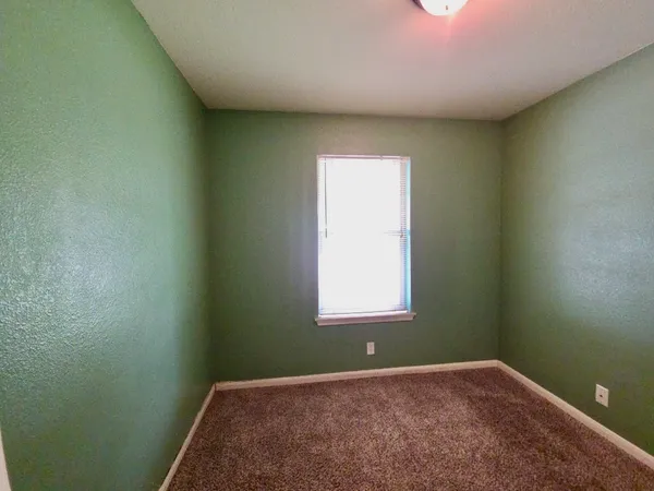 $1,500 | 110 Meadowside Drive, Hutto, TX 78634