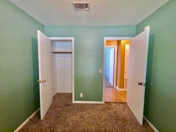 $1,500 | 110 Meadowside Drive, Hutto, TX 78634