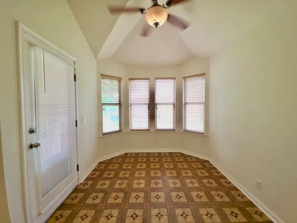 $1,500 | 110 Meadowside Drive, Hutto, TX 78634