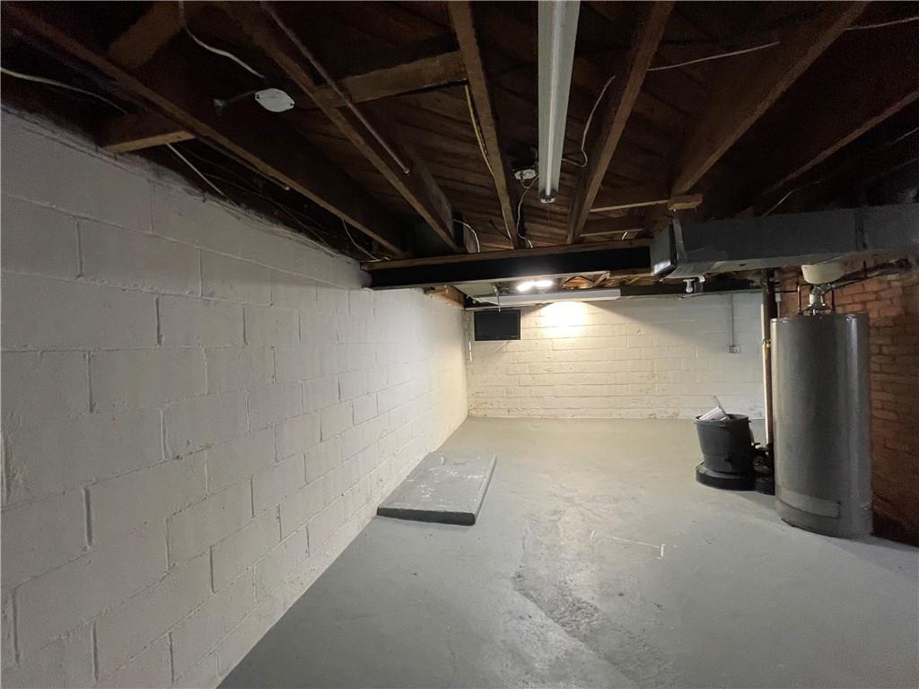 809 Locust Avenue Washington, PA 15301 - Photo 18 of 27 a view of utility room