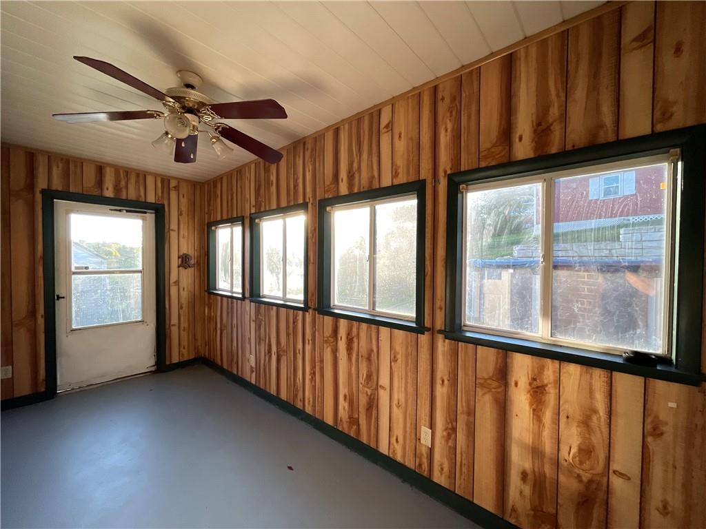 809 Locust Avenue Washington, PA 15301 - Photo 23 of 27 a view of an entryway