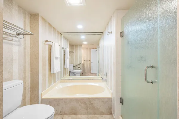 $6,900 | 22 Westgate Lane, Unit E, Boynton Beach, FL 33436