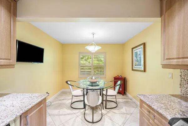 $6,900 | 22 Westgate Lane, Unit E, Boynton Beach, FL 33436