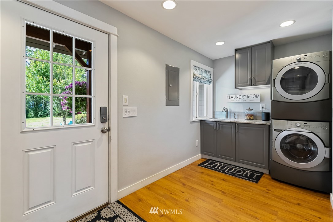 7031 Dahlberg Road Ferndale, WA 98248 - Photo 13 of 40 Gallery Image 13
