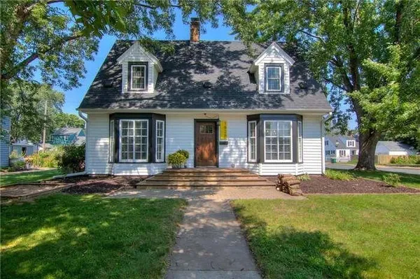 $1,352 | 1828 Emery Street, Eau Claire, WI 54701