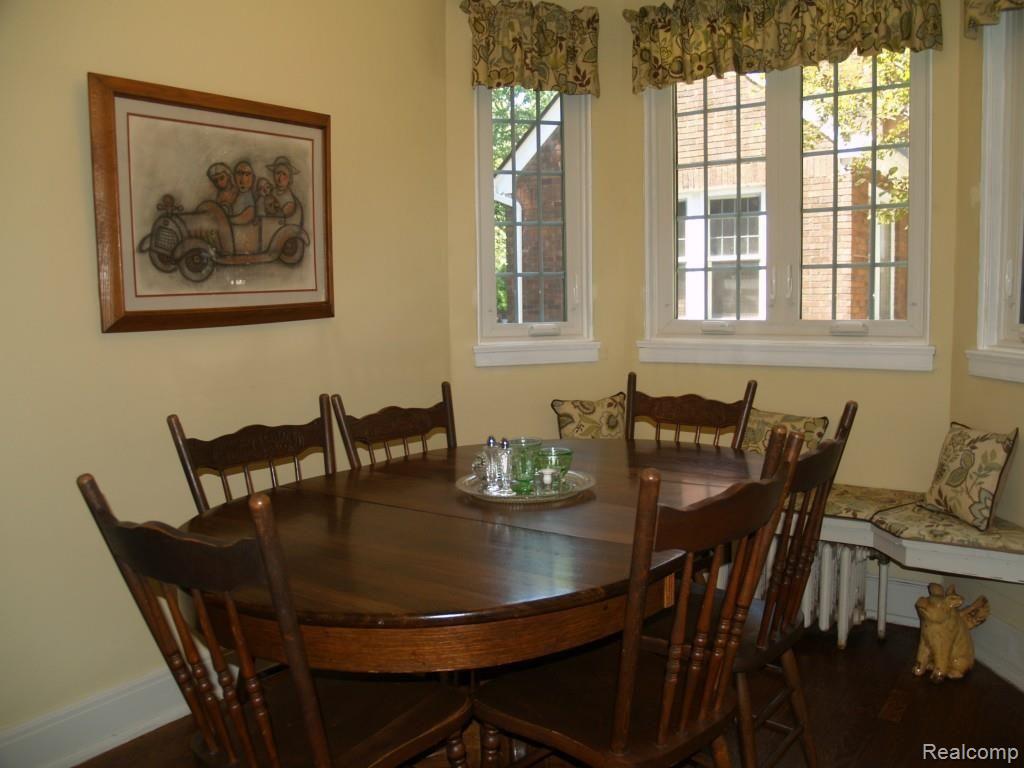 860 Barrington Road Grosse Pointe, MI 48230 - Photo 13 of 24 Eating Area