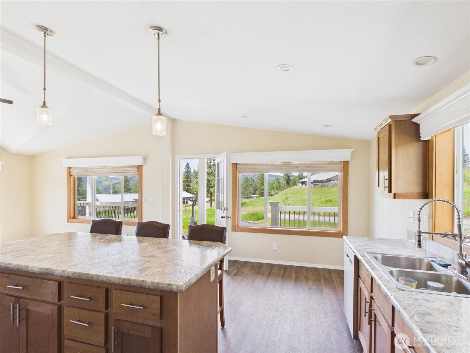 220 Center Road Republic, WA 99166 - Photo 11 of 40