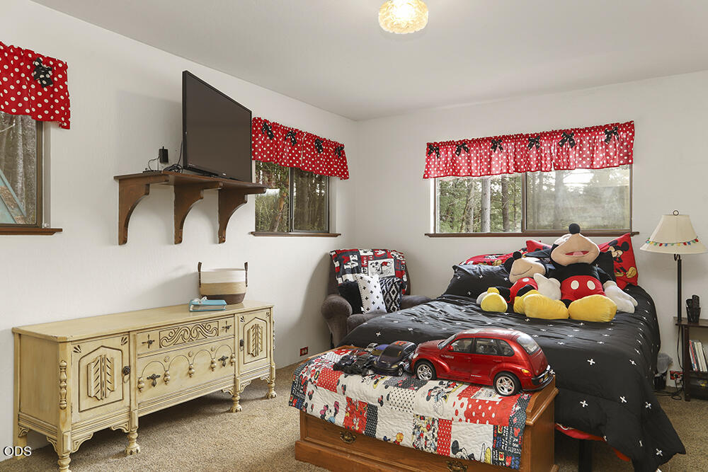 910 Reeves Creek Road Selma, OR 97538 - Photo 19 of 73