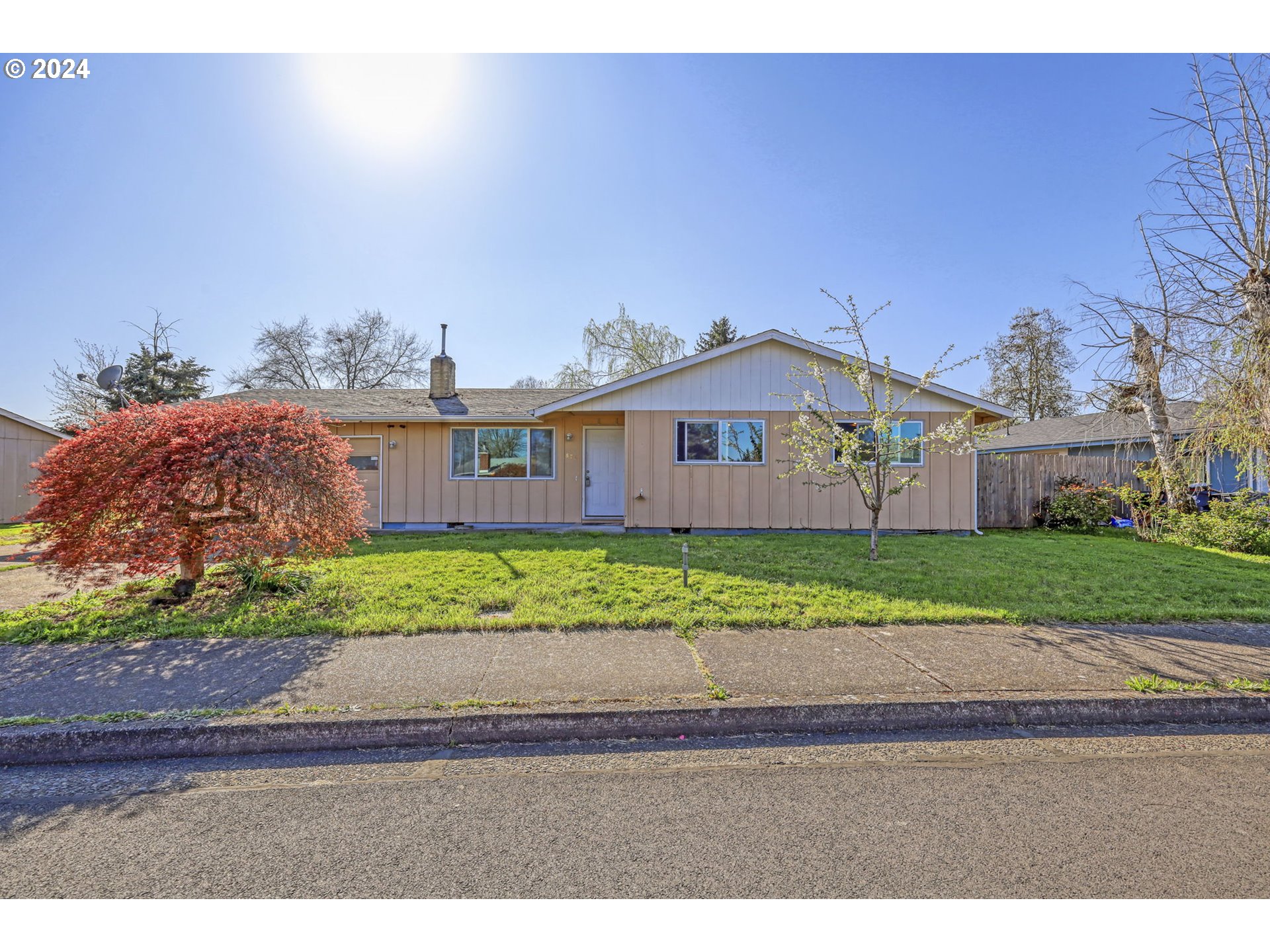 876 Welcome Way Eugene, OR 97402 - Photo 1 of 41 Gallery Image 1