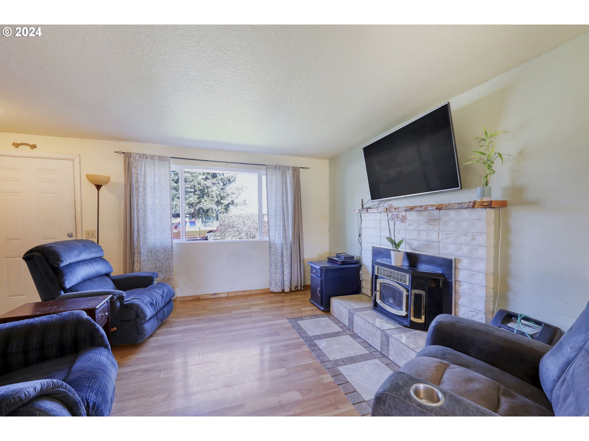 876 Welcome Way Eugene, OR 97402 - Photo 6 of 41 Gallery Image 6