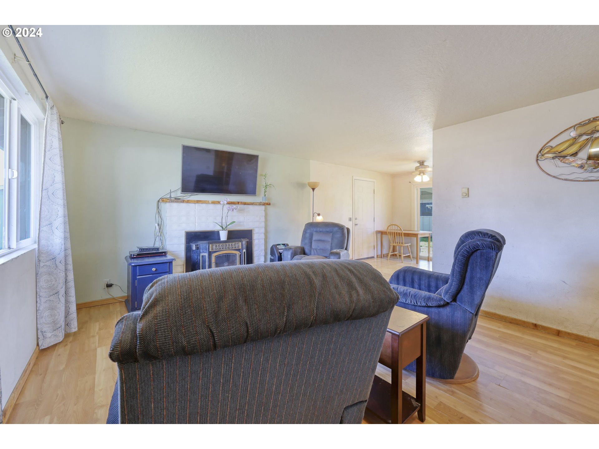 876 Welcome Way Eugene, OR 97402 - Photo 8 of 41 Gallery Image 8