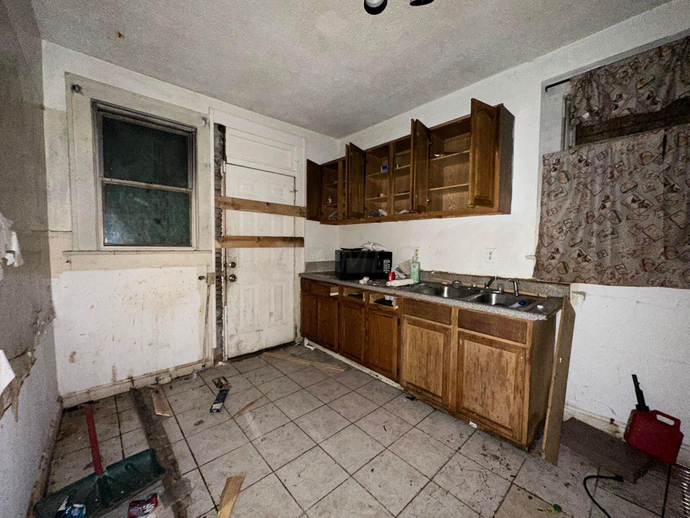 805 Berkeley Road Columbus, OH 43205 - Photo 9 of 17 20221004232609140671000000-o