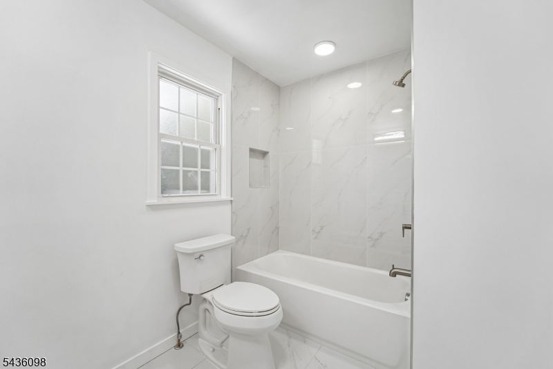 14 Witkowski Way Wayne, NJ 07470 - Photo 31 of 37