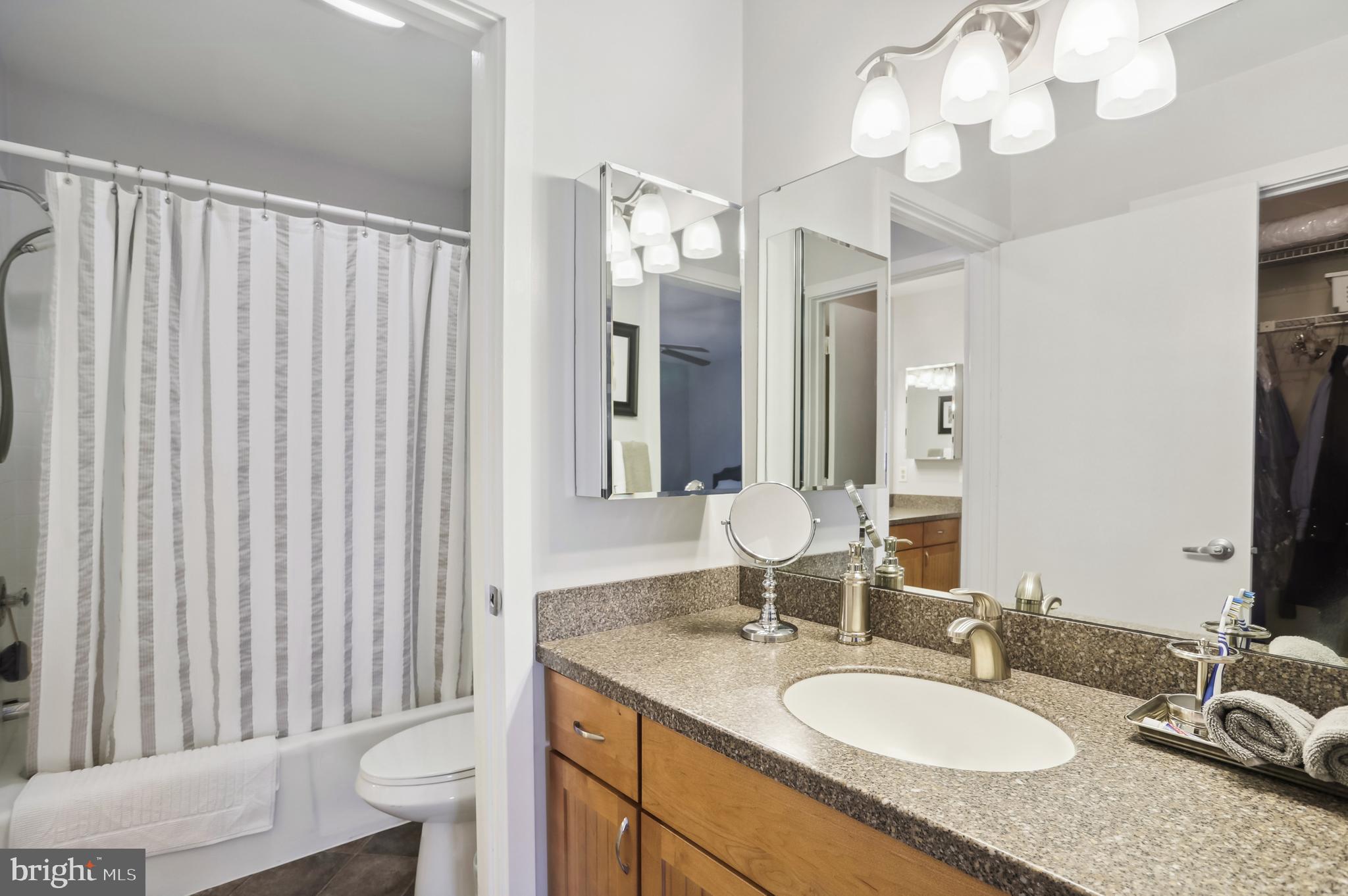 27 Wilelinor Drive Edgewater, MD 21037 - Photo 17 of 35 1st Bedroom Bath