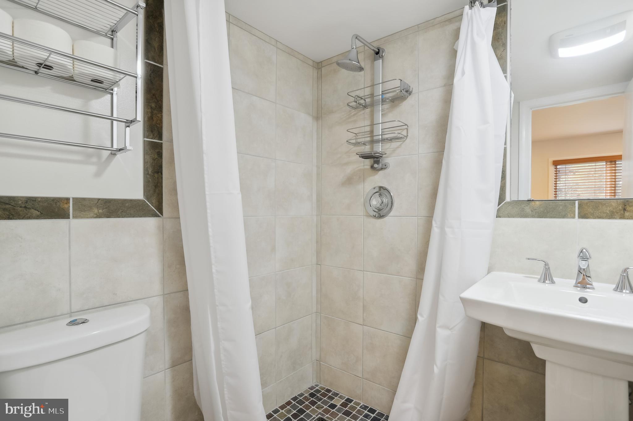 27 Wilelinor Drive Edgewater, MD 21037 - Photo 30 of 35 Lower Level Bath