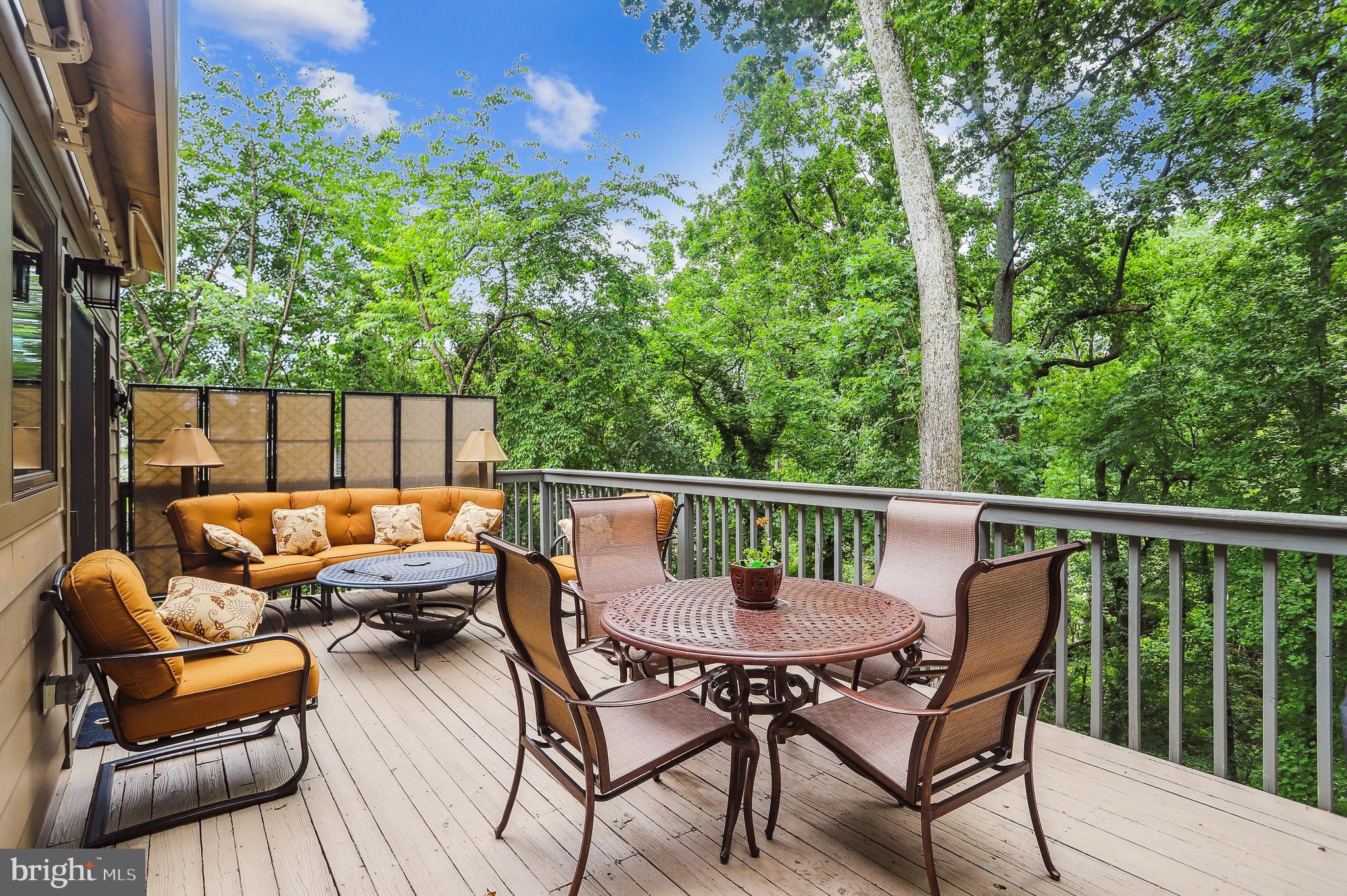 27 Wilelinor Drive Edgewater, MD 21037 - Photo 3 of 35 Large Upper Deck with Automated Awning