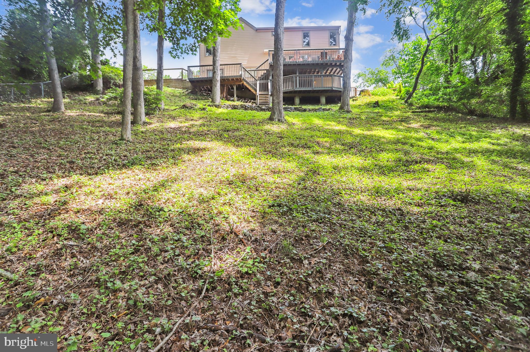 27 Wilelinor Drive Edgewater, MD 21037 - Photo 35 of 35 Backyard with Retaining Walls