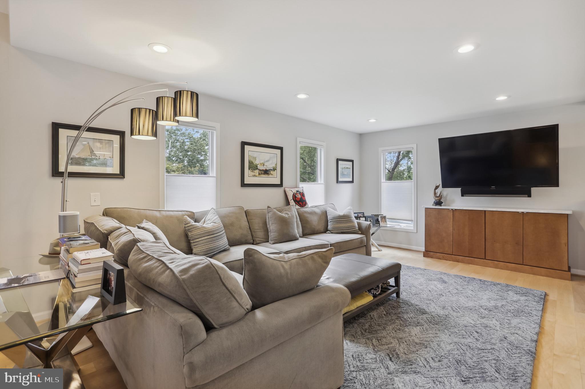 27 Wilelinor Drive Edgewater, MD 21037 - Photo 9 of 35 Living Room