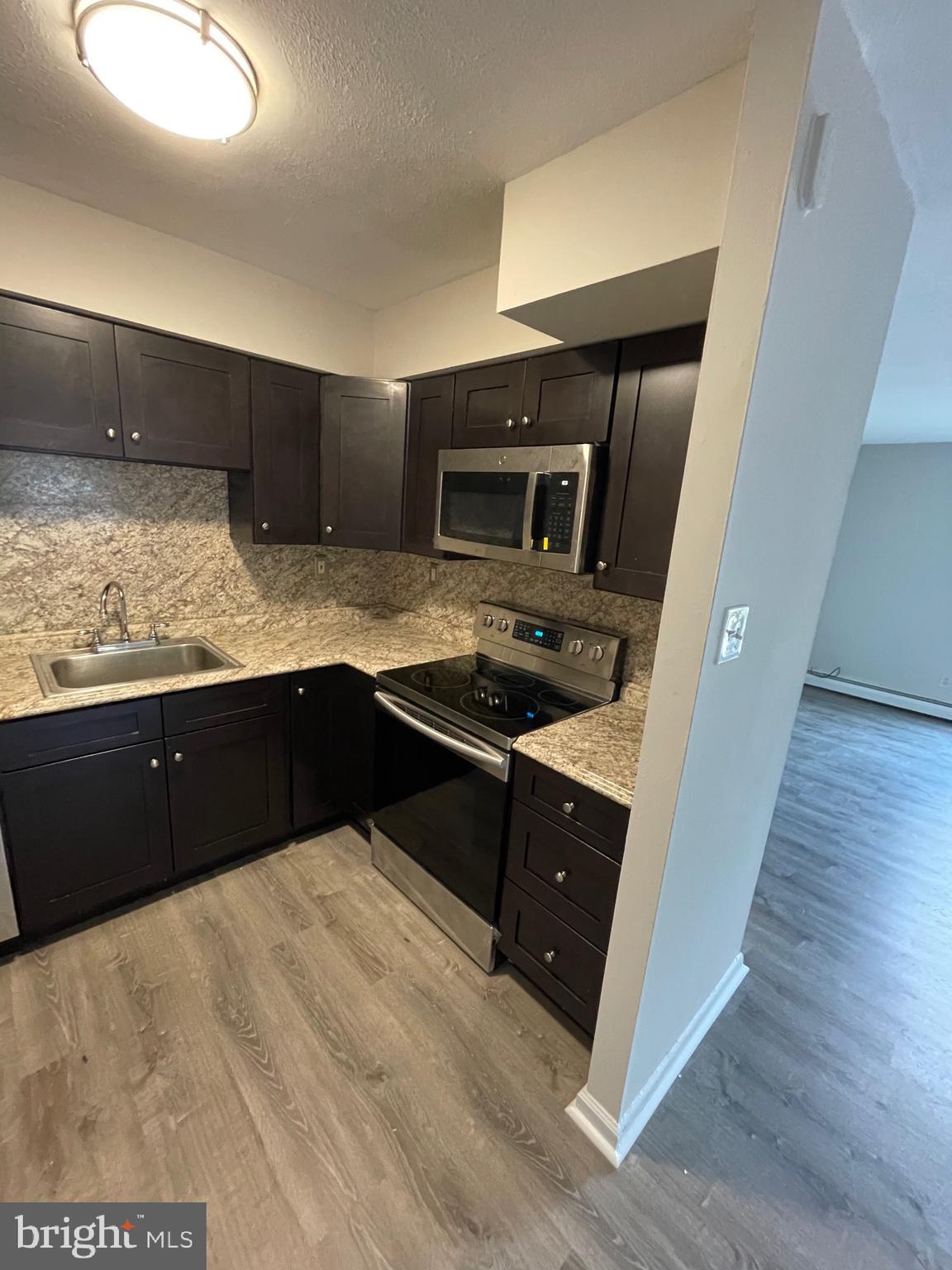 839 Garrett Lane, Unit 2A Springfield, PA 19064 - Photo 3 of 10