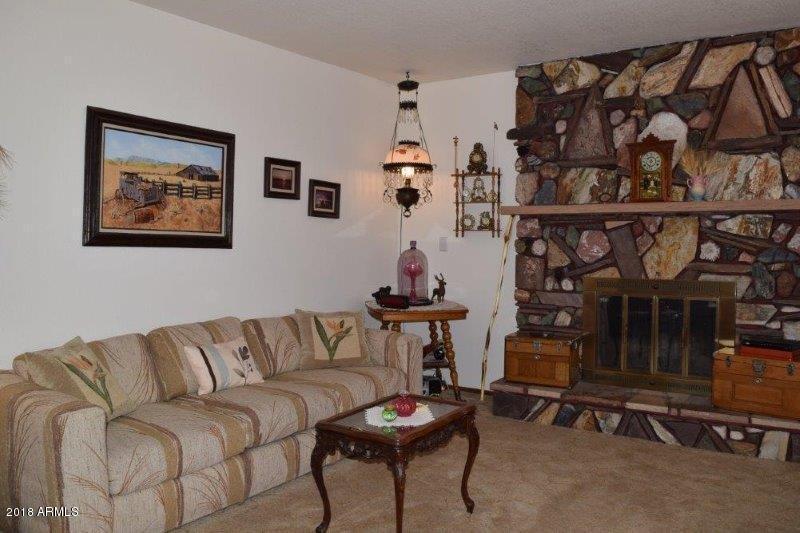 807 East Miller Road Payson, AZ 85541 - Photo 3 of 40 Living Room (2)
