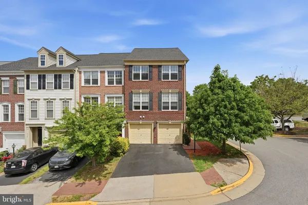 $695,000 | 8102 Dove Cottage Court, Lorton, VA 22079