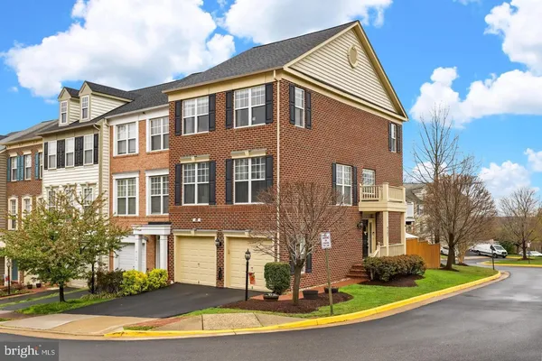$695,000 | 8102 Dove Cottage Court, Lorton, VA 22079
