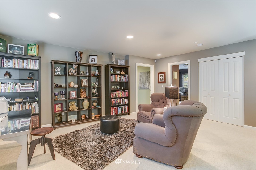 19618 94th Avenue Northeast Bothell, WA 98011 - Photo 11 of 22 Gallery Image 11