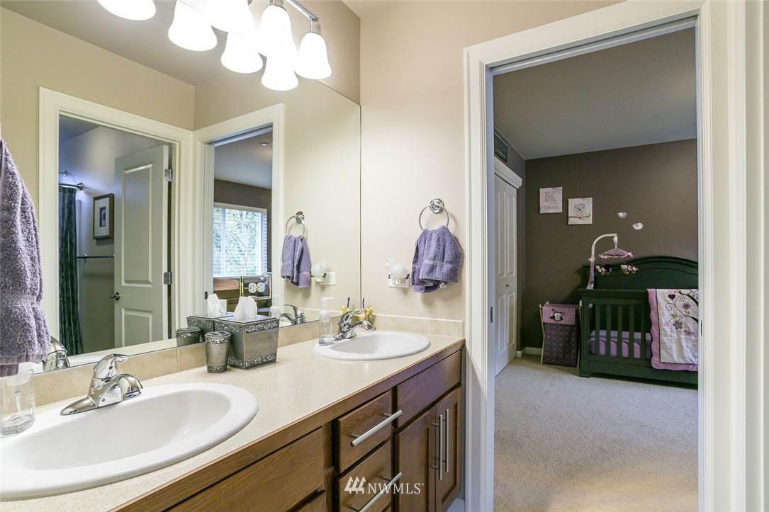 19618 94th Avenue Northeast Bothell, WA 98011 - Photo 13 of 22 Gallery Image 13