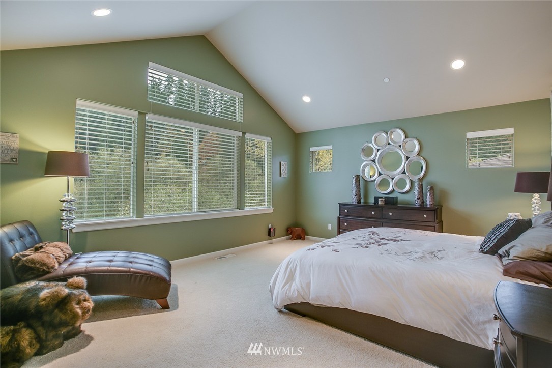 19618 94th Avenue Northeast Bothell, WA 98011 - Photo 16 of 22 Gallery Image 16