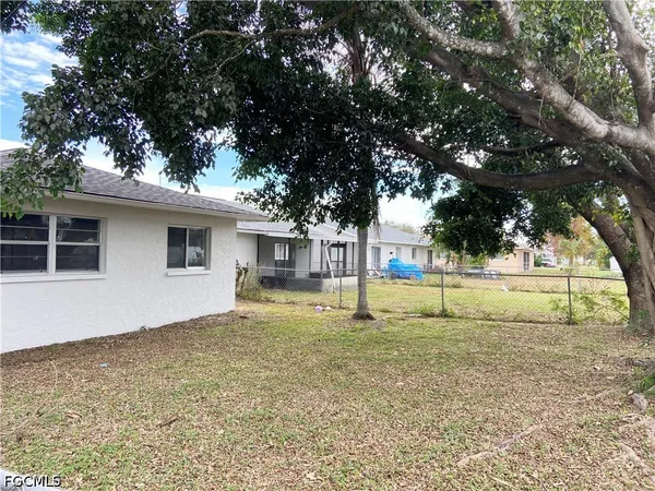 $1,345 | 1720 Southeast Santa Barbara Place, Cape Coral, FL 33990