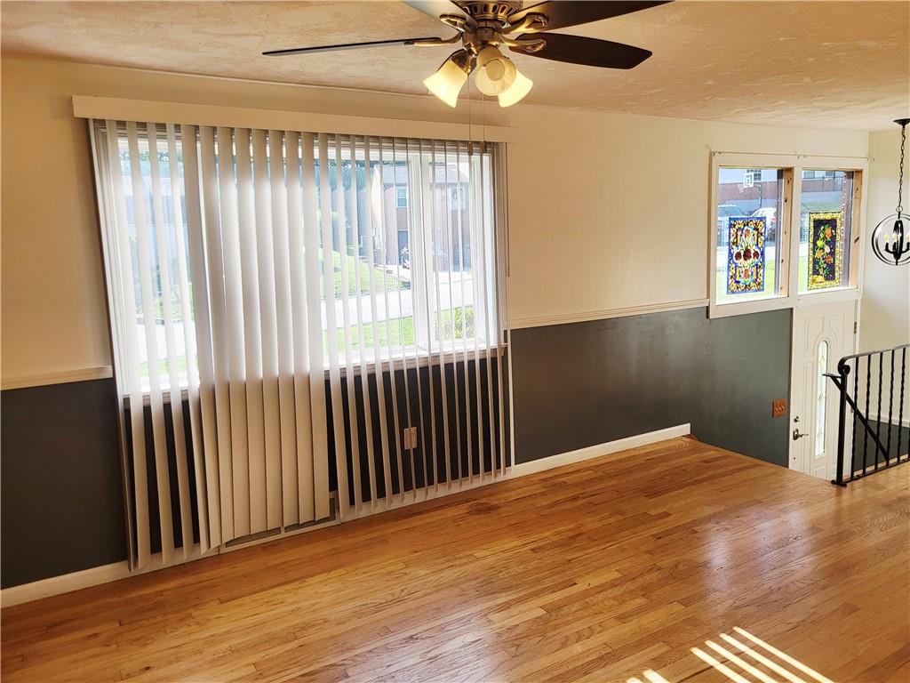 685 Pettigrew Road Irwin, PA 15642 - Photo 13 of 32 Looking from the hallway