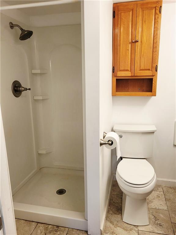 685 Pettigrew Road Irwin, PA 15642 - Photo 31 of 32 Lower level full bath