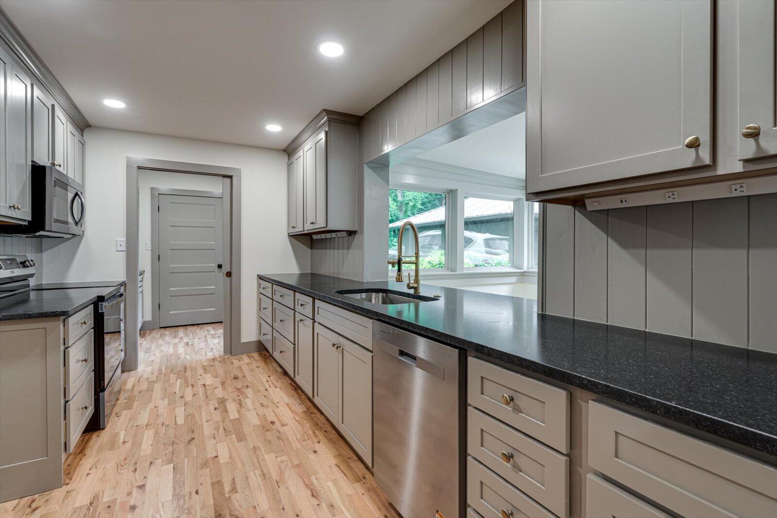 395 Robinson Lane Decatur, TN 37322 - Photo 14 of 54 19-395 Robinson Ln-18