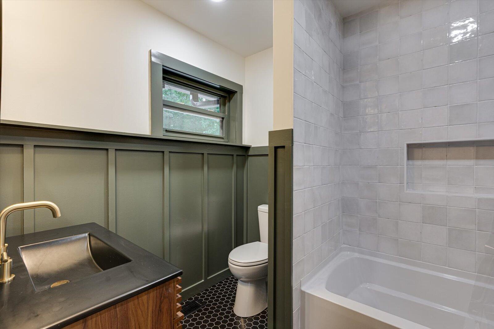 395 Robinson Lane Decatur, TN 37322 - Photo 29 of 54 17-395 Robinson Ln-16