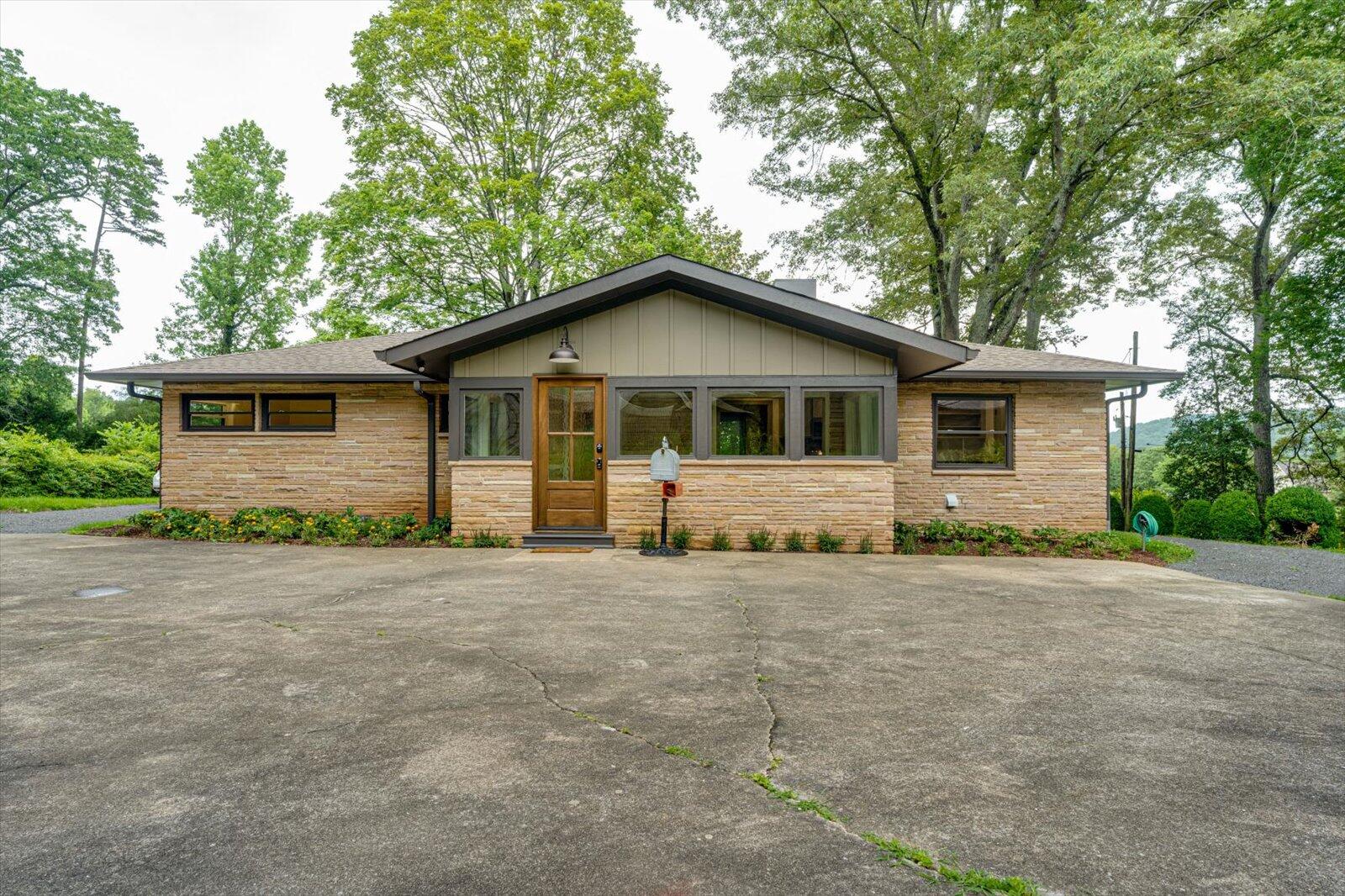 395 Robinson Lane Decatur, TN 37322 - Photo 31 of 54 31-395 Robinson Ln-30