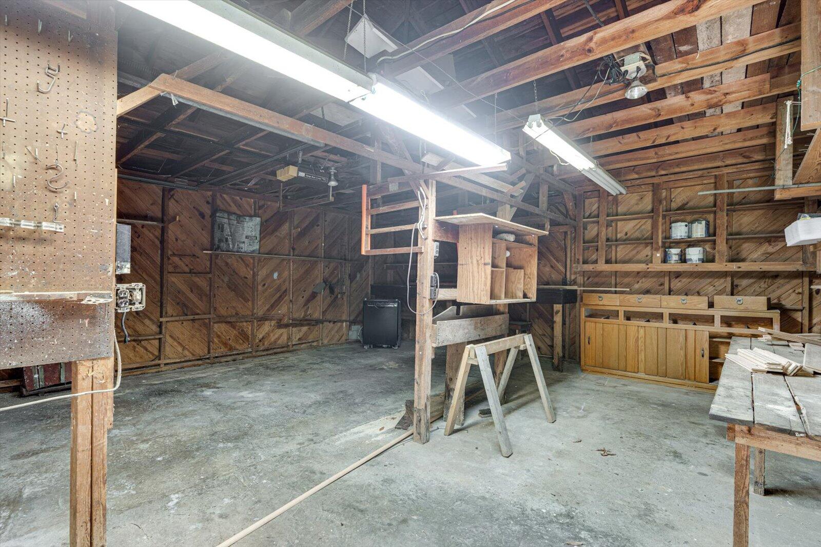 395 Robinson Lane Decatur, TN 37322 - Photo 34 of 54 34-395 Robinson Ln-33