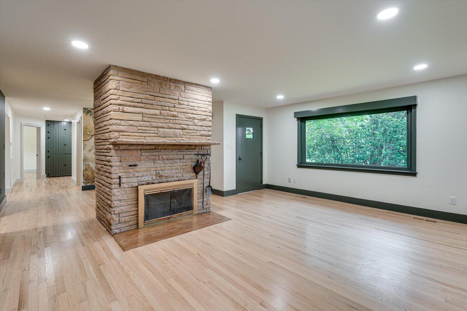 395 Robinson Lane Decatur, TN 37322 - Photo 8 of 54 06-395 Robinson Ln-5