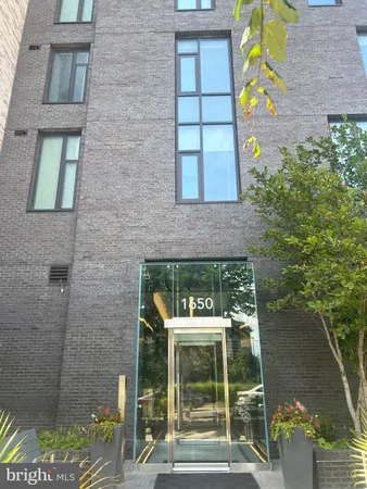 $2,800 | 1650 Silver Hill Drive, Unit 1608, McLean, VA 22102