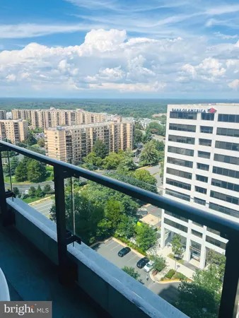 $2,800 | 1650 Silver Hill Drive, Unit 1608, McLean, VA 22102