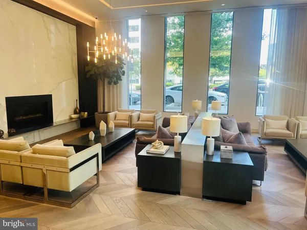 $2,800 | 1650 Silver Hill Drive, Unit 1608, McLean, VA 22102