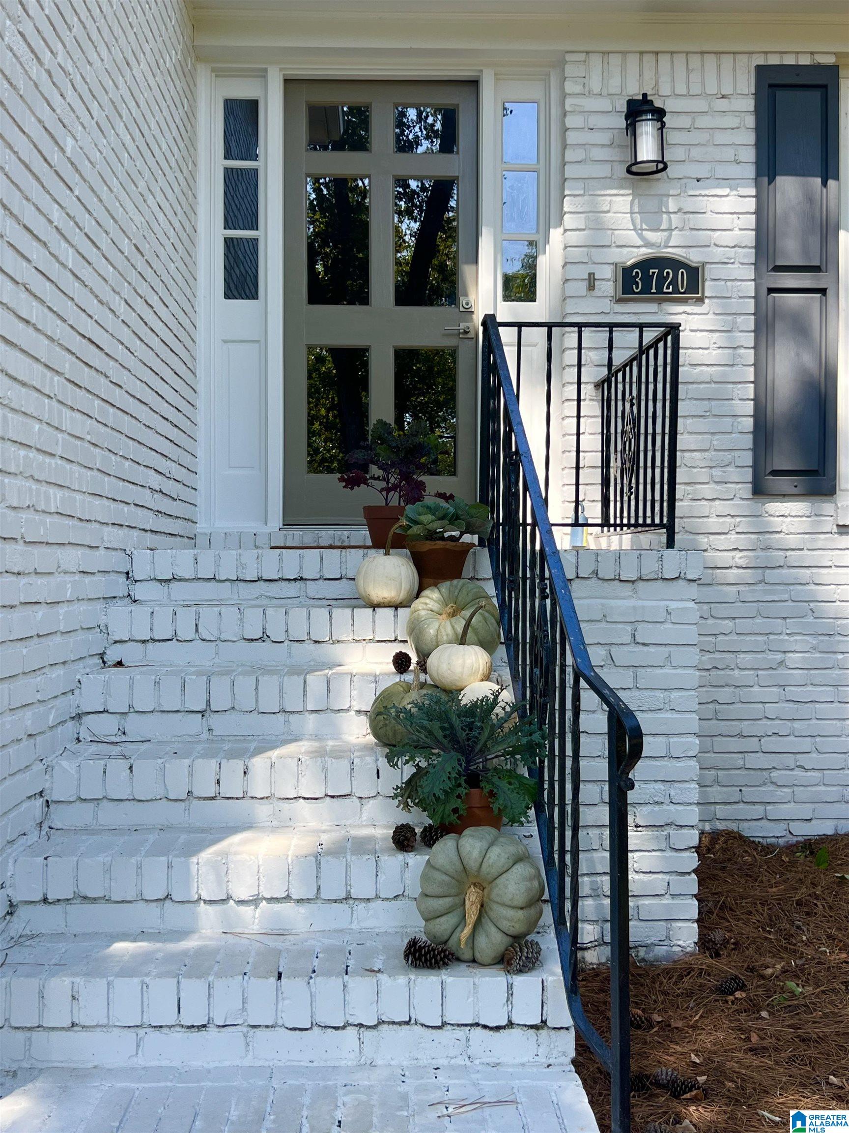 3720 Crestbrook Road Birmingham, AL 35223 - Photo 3 of 36