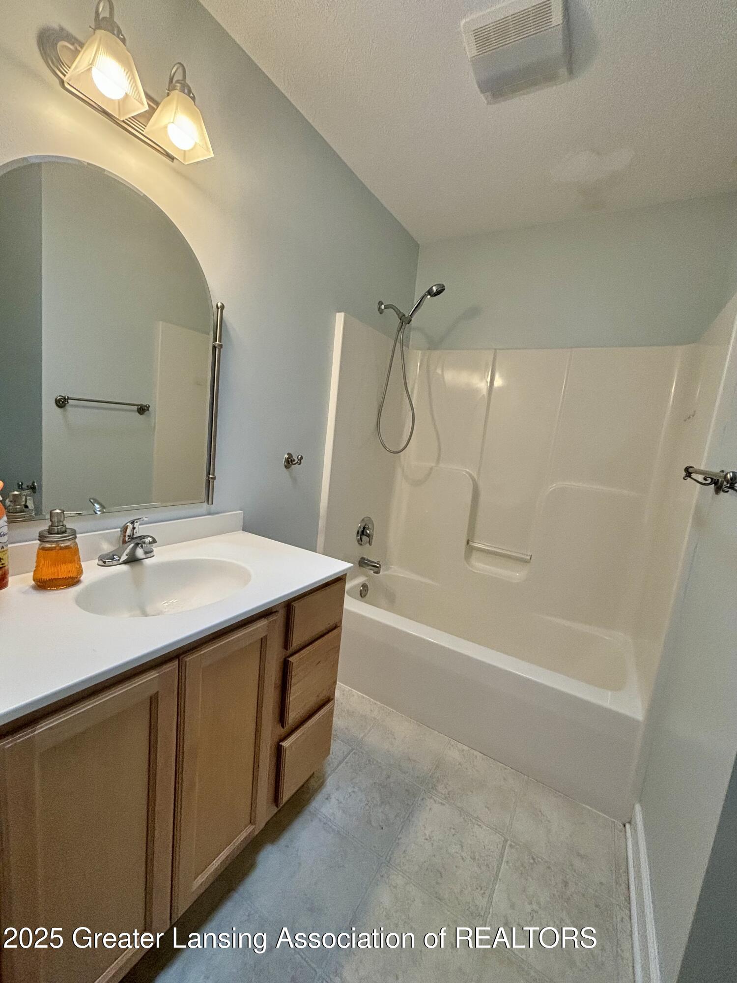 1826 Battle Creek Road Charlotte, MI 48813 - Photo 21 of 29 IMG_0689