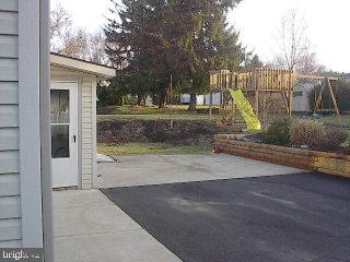 809 Furnace Hills Pike Lititz, PA 17543 - Photo 2 of 5