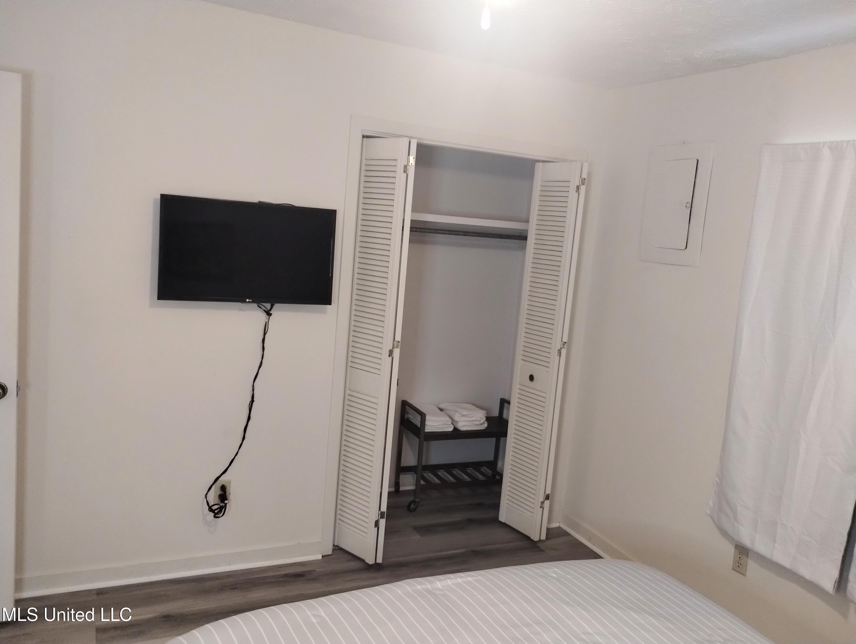 3407 Dundee Lane Jackson, MS 39212 - Photo 13 of 18 Bedroom 2